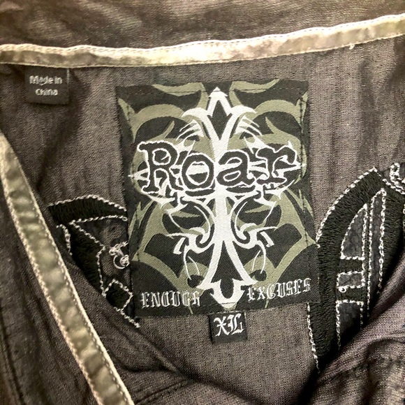 Y2K embroidered button up - Picture 3 of 9